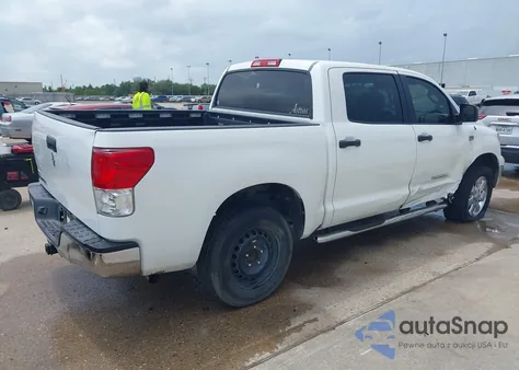 2010 Toyota Tundra Grade 5.7L V8 z USA, uszkodzony, nr VIN 5TFEY5F18AX082743